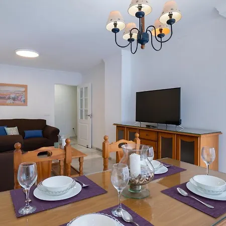 Holidays & Homes I Playa, Piscinas ,relax Apartment
